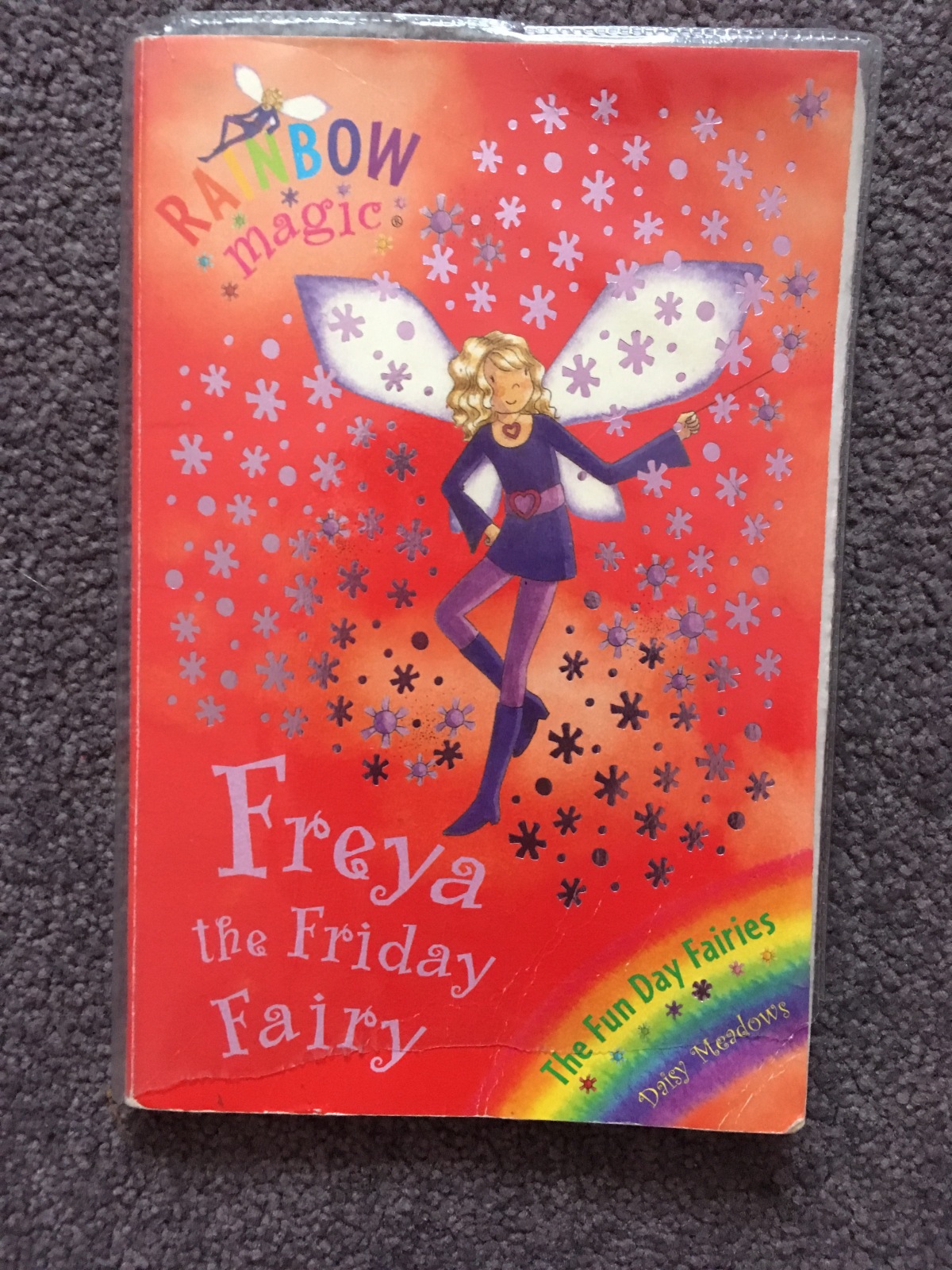 Freya the Friday Fairy by Daisy Meadows, illustrated by Georgie Ripper